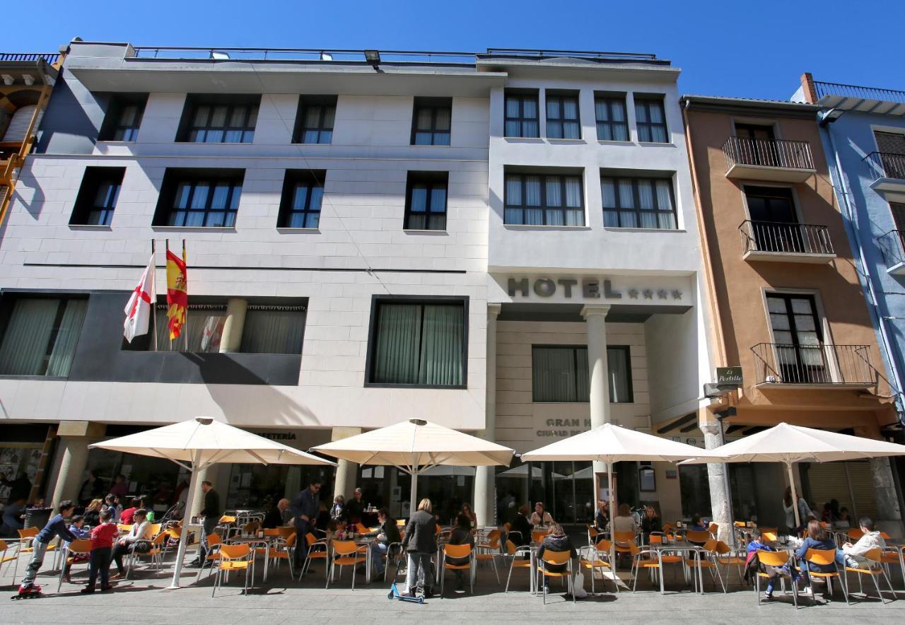 Gran Hotel Ciudad De Barbastro Esterno foto